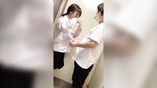 【無】校内のトイレでSEX  彼氏に隠し撮りされた大学生のスマホ動画 jav jvip