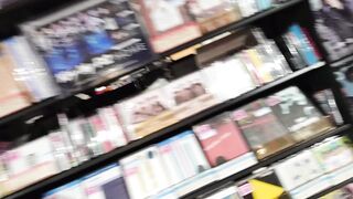 めくりの前に風チラ P＊恥じらいJKのミニスカめくりから見るサテンP voyeur jp