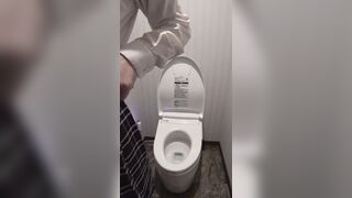 デパートのトイレでこっそりオナニーしちゃう JK136 jav jvip