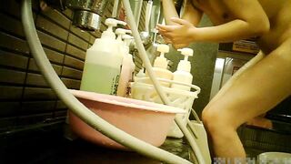 【マルッと追い撮り！女撮師 スーパー銭湯】Vol.12 洗い場！地味な顔に小さな乳輪、今が旬ですよ。 【マルッと追い撮り！女撮師 スーパー銭湯】Vol.13 voyeur jp (2)