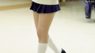 街中制服女子パンチラ＆スカートめくり セーラー服美少女の超ミニスカパンチラ＆スカートめくってお尻まる出し！！ Part1 voyeur jp