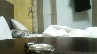 팬티만 벗어 버리고 자취방 커플 korean porn vip