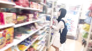 小柄な黒髪女子が店内大量潮吹き絶景ローアングルで貧乳もノーパンまんこ voyeur jp