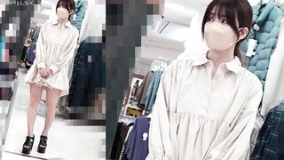 Tバック食込み過ぎ陰部ハミ出しで大開脚 ！乳首もスケスケでモロ見え美人店員の全身堪能！パンチラ盗撮 voyeur jp