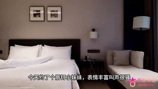 唇にピアスをしている女の子に会った。彼女はとても表情豊かで、とても魅惑的な喘ぎ声をしていた。私たちは2時間以上、様々な体位で