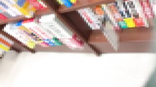 小柄女子大生の食い込み T新しい協力者【特典映像付き】【純白パンチラ】【禁断の逆さ撮り】Vol.37 voyeur jp (2)