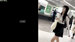 【5日間連続で逆さ撮り】パンツが食い込んでTバックみたいになっちゃってる voyeur jp