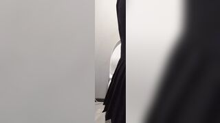 デパートのトイレでこっそりオナニーしちゃうJK126 jav jvip