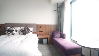 高○を卒業したばかりのUちゃんと卒業記念に制服えっち jav jvip