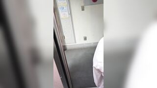 【スジマン1名】ねんいち65、67、68の子のノーパン登校 voyeur jp