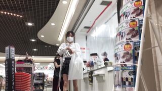【高画質】お友達と3人でコンビニでお買い物♡フランクフルト咥えるお友達♡からのゲーセンでみんな弾ける～エ〇エ〇お宝映像！ voyeur jp