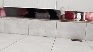 ❤️新たに流出した[トイレカメラ]❤️ トイレ内で排便や ipcam (100)