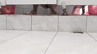 ❤️新たに流出した[トイレカメラ]❤️ トイレ内で排便や ipcam (21)