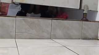 ❤️新たに流出した[トイレカメラ]❤️ トイレ内で排便や ipcam (27)