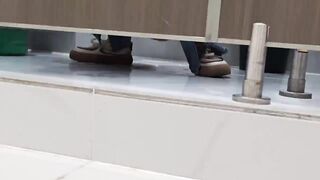 ❤️新たに流出した[トイレカメラ]❤️ トイレ内で排便や ipcam (49)