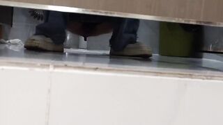 ❤️新たに流出した[トイレカメラ]❤️ トイレ内で排便や ipcam (61)