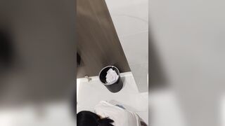 ❤️新たに流出した[トイレカメラ]❤️ トイレ内で排便や ipcam (92)