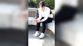 【胸チラ24】休憩中OL女性たちの無防備胸チラ！エロパイ人妻と美人事務員 voyeur jp