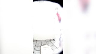 海のトイレを前から撮ってみたら 3かわいい子美人ばかり voyeur jp