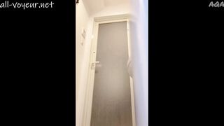 【姪っ子姉妹の自宅お風呂事情】シャワーオナニー＆パイパンお手入れ〜何度もイク妹、つるつるマ◯コに拘る姉〜 voyeur jp