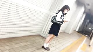 【純白逆さ撮り】生娘セーラー服J〇に密室チカンしシゴいて大量射精＆精子爆弾投下【Ep1】 voyeur jp