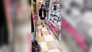 【新作】マスク超しでもわかる美少女JKをヒットアンドアウェイで逆さ鳥 voyeur jp