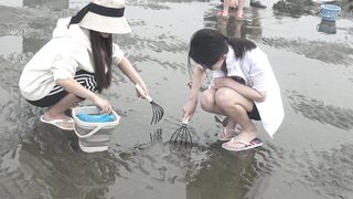 門外不出の超傑作！『ママと潮干狩りに夢中になりすぎてがっつり見えてる奇跡』前編 voyeur jp