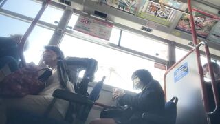 ◎ローアングル＃55 電車待ちのJKを逆さ撮り 白パンツゲット voyeur jp 2