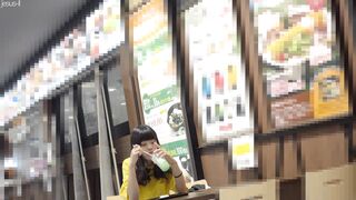 【再販】4K動画 炉利かわ少女のお顔と無防備Pモロ見え極上対面パンチラ盗撮～ voyeur jp