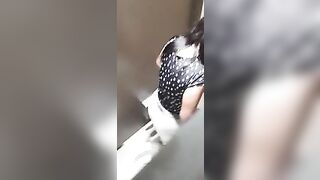 デパートのトイレでこっそりオナニーしちゃうJ〇⑰ voyeur jp (11)