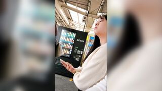 前代未聞！ ノーブラ女子のモロ見え胸チラに遭遇 ！！【胸チラ乳首ポッチ】 voyeur jp