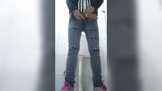 リアル女子トイレ vol.25 【正面35度からの刺客】洋式 個性的な8人斬り voyeur jp 1