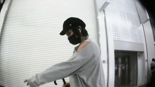 【OL秘蔵品40】スレンダーお姉さんの卑猥なお尻！ピタピタパンツに浮き出るＴバックに大興奮^ ^, TAPE-004 主婦達の日常フェティシズム 掃除 voyeur jp 3 (3)