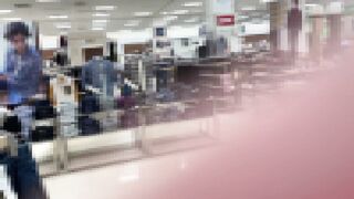 公衆便所で集団おっぱい痴かん巨乳店員尻揉み手マン彼氏の電話中にNTR jav jvip