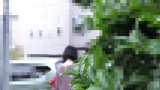 側溝に潜ってパンティ激写！色気むんむん、貞淑女性のパンティは上品な香り voyeur jp