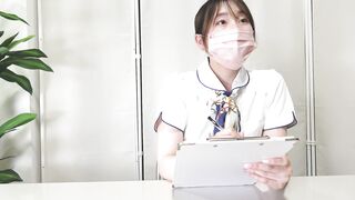 美女ナースがまさかのノーブラで美乳が丸見え♡【パンチラ逆さ撮ローアングル】 voyeur jp