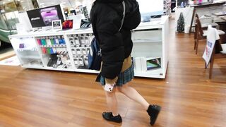 P狙ってミニスカJK追跡！触りたくなるえちえちサテンP voyeur jp 3