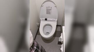 デパートのトイレでこっそりオナニーしちゃうJK114 jav jvip 4
