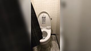 デパートのトイレでこっそりオナニーしちゃうJK114 jav jvip 6