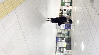 4K跨ぎモロ 手口公開 ミニマム女子の股下にスマホねじ込み voyeur jp 2