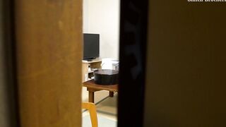 新･民宿のお客さんを隠し撮り1 元気な黒髪ボブOLさんの部屋を覗き見～パンチラ編～ voyeur jp