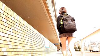 ミニスカ過ぎてお尻丸出し！しゃがんでエロ下着いじくりまくり！電車内でもTバック見せつけ！_TPC-019 voyeur jp 4