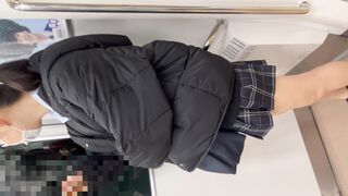 ４kでTバックの迫るお尻、かなり際どい。他２名 voyeur jp