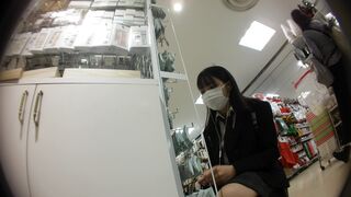 コミック好きな黒ストミニスカさんはグレー綿Pをチラ見せ JD27-4K voyeur jp 1