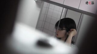 若い女の子特有なしゃがみ方で大　唖然　幻 109 voyeur jp 3