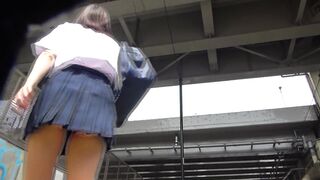 【完全OUT】【顔出し】ハミ毛してるって！2日分盗撮成功！【高画質】 voyeur jp 2