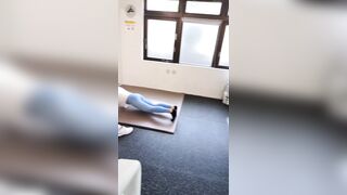 【再販】003 透けてる青レギンスでジムトレーニング voyeur jp