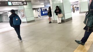 露出狂！？公然わいせつ寸前のノーパンと見間違えるくらいの食い込みエロP童顔美少女●Kちゃん voyeur jp