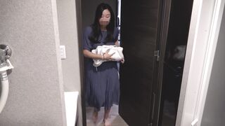 【女性専用シェアハウス着替え】超美巨乳！ムチムチ豊満お姉さんの脱衣所着替え voyeur jp