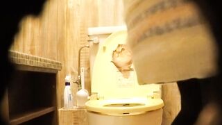 【部活系JKが釣れました♥】美人さん5名☆コンビニトイレ隠し撮り voyeur jp 2 (5)